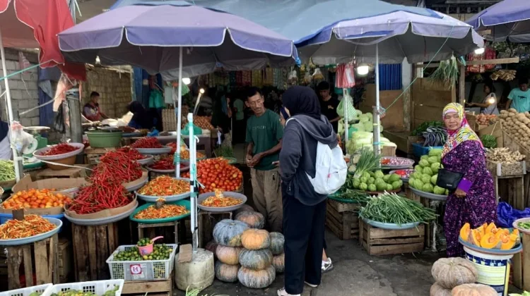 Hari Kedua Ramadan, Harga Komoditi di Pasar Mardika Ambon Stabil