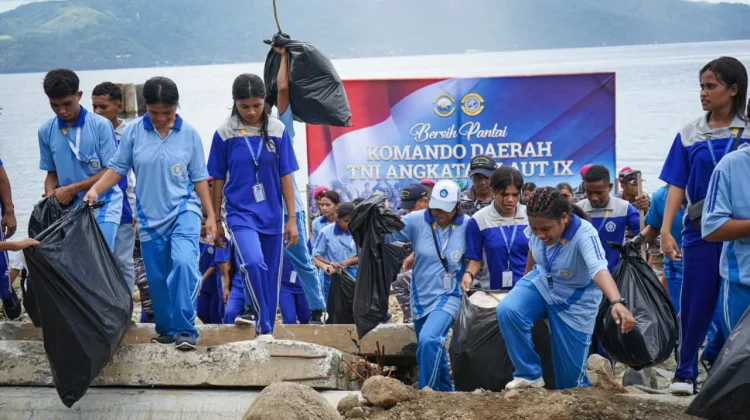 Dukung Operasi Trisila-26, Kodaeral IX Bersihkan Kawasan Pesisir