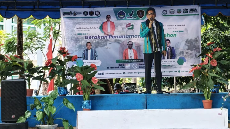 HUT Balai POM & Unpatti, Sekda Maluku Pimpin Penanaman 500 Pohon