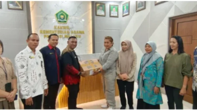 Kemenag Maluku Salurkan Buku Keagamaan ke Warga Binaan