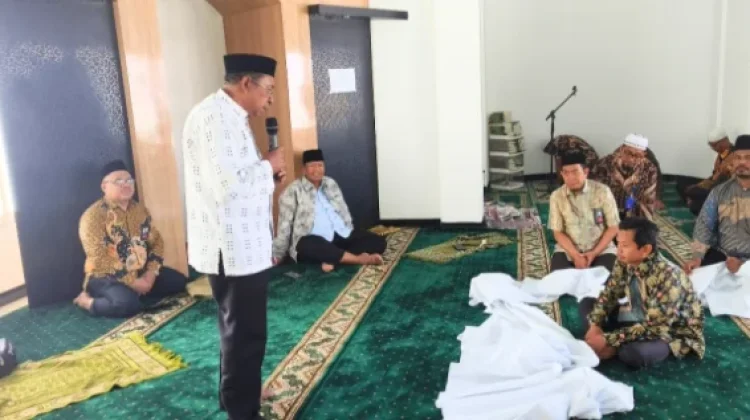 ASN Kemenag Maluku Ikuti Praktik Pengkafanan Jenazah