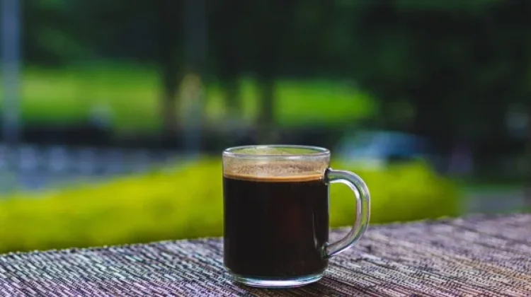 Sahur Minum Kopi? Segar Sesaat, Haus Seharian!