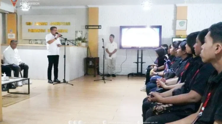 Wali Kota Ambon Lepas Enam Puluh Empat Karyawan Alfamart Bali
