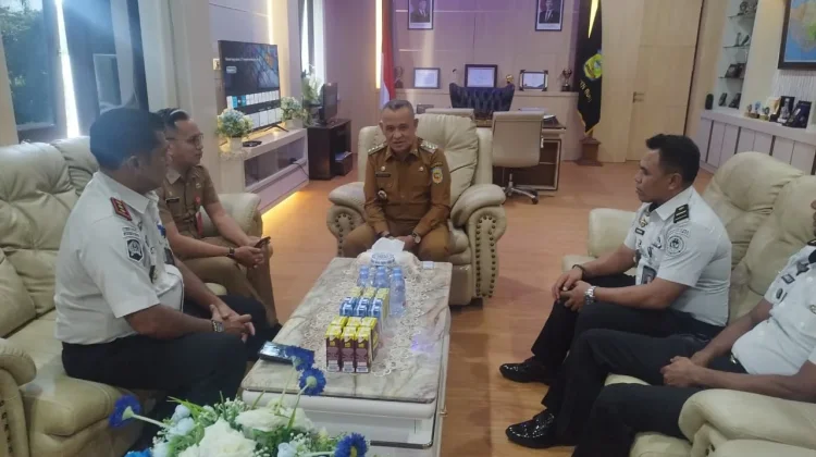 Kalapas Namlea & Bupati Buru Bahas Hibah Lahan Pembangunan Bapas
