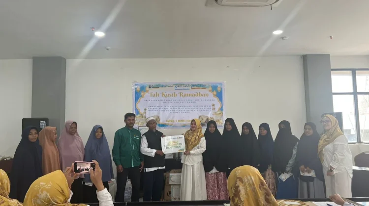 Laznas BMH dan PIP Pelindo Ambon Berbagi Kebahagiaan Ramadhan Bersama Santri