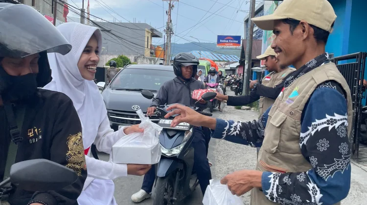 LAZ As-Salam Maluku Salurkan 70 Bingkisan Buka Puasa