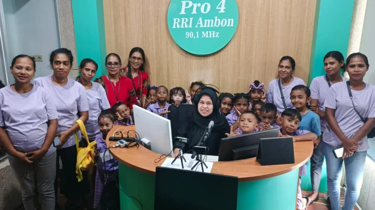 Siswa TK Bethel Negeri Oma Kunjungi Programa 4
