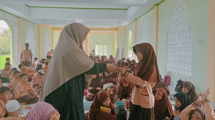 Siswa MIT Nurul Falah Masohi Belajar Cinta Tarawih