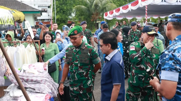 Kodam XV/Pattimura Gelar Bazar Ramadan dan Bagikan Sembako di Ambon