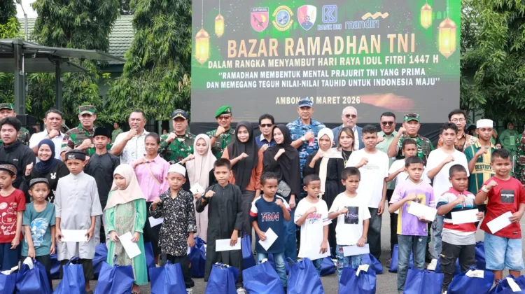 Gandeng UMKM, Sekda Maluku dan Pangdam XV/Pattimura Buka Bazar Ramadan TNI 2026