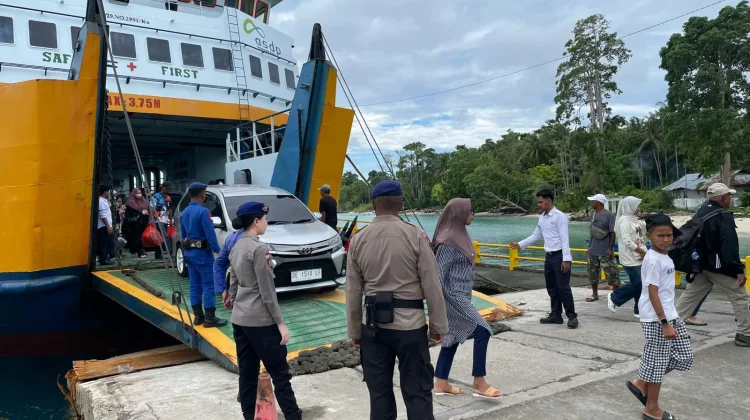 Polisi Perketat Pengamanan Aktivitas Mudik di Pelabuhan Hunimua