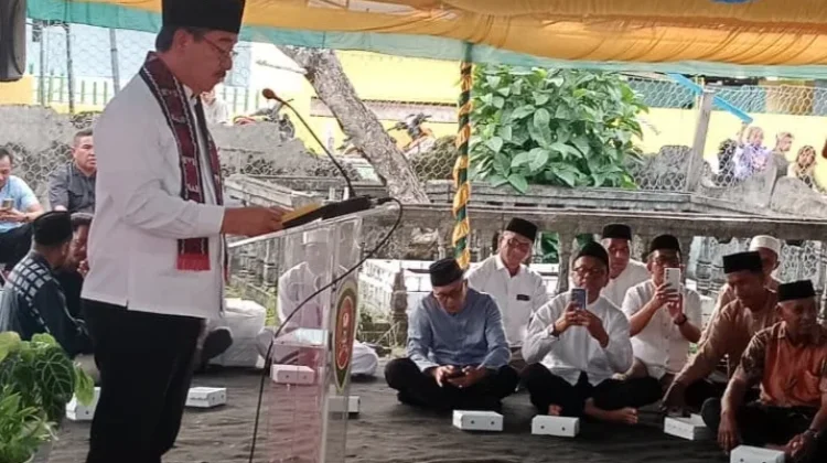 Pererat Silaturahmi, Gubernur Hendrik Buka Puasa Bersama Warga Negeri Seith