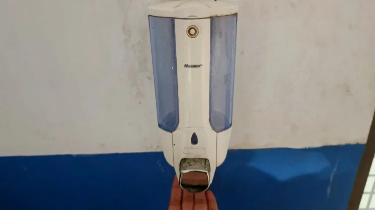 Menjaga Kebersihan Tangan dengan Hand Sanitizer