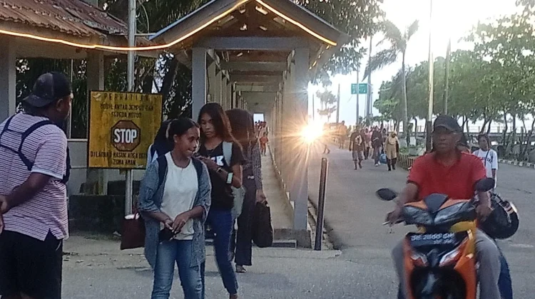 Arus Mudik Lebaran di Pelabuhan Waipirit Aman & Lancar tanpa Kepadatan Kendaraan