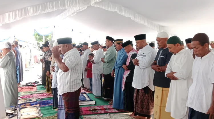 Warga Hila Mulai Salat Ied, Berpuasa Dua hari Lebih awal