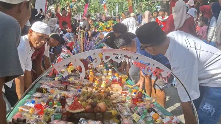 Tradisi Tapur Kembali Menghangatkan Ikatan Pela Gandong 3 Negeri Beda Agama