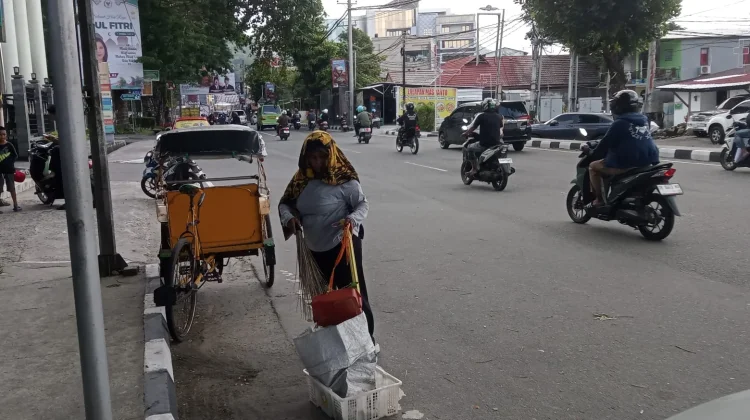 Petugas Kebersihan Tetap Bertugas di Hari Lebaran, Komit Jaga Kebersihan Ambon