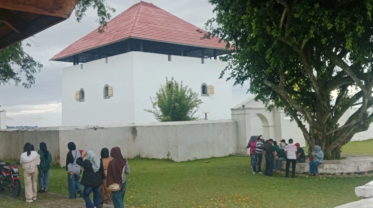 H+1 Lebaran, Benteng Amsterdam Ramai Pengunjung