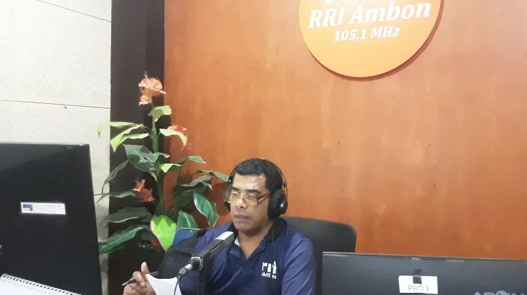 Lewat Halo RRI Ambon, Warga Dukung Sanksi Tegas Bagi Pelanggar Waktu Buang Sampah