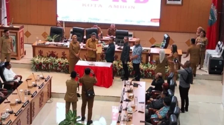 DPRD Ambon Terima LKPJ Wali Kota Tahun 2025