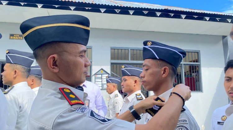 Lapas Kelas III Wahai Gelar Upacara Kenaikan Pangkat  11 Petugasnya
