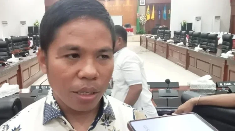 Ketua Komisi I DPRD Maluku Tak Sudi TPU Muslim Berhenti di Diskusi