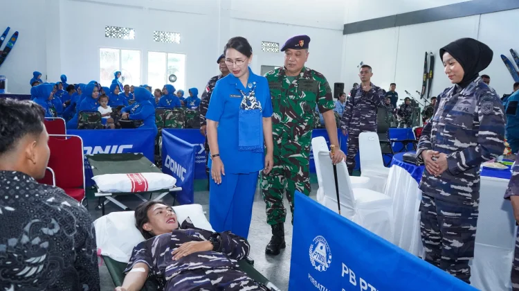 Dankodaeral IX Tinjau Donor Darah Serentak, Perkuat Aksi Sosial TNI di Ambon