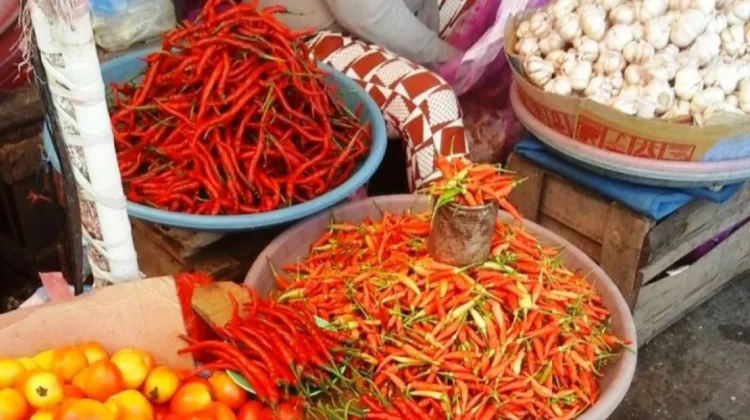 Stok Aman, Disperindag Maluku Pantau Harga Bapok Stabil di 4 Pasar Utama