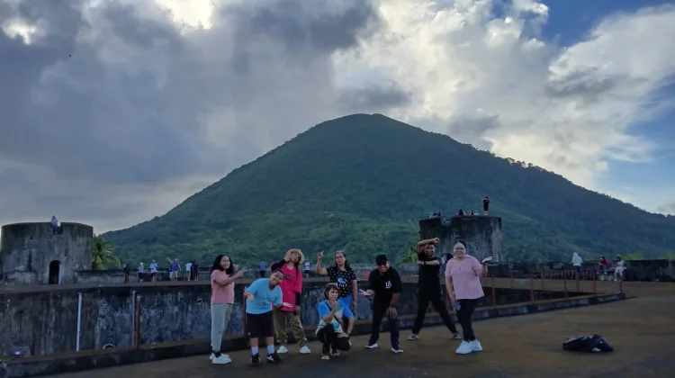 Pariwisata Instrumen Strategis menuju Indonesia Emas 2045