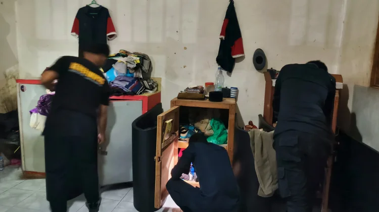 Petugas Gabungan Lapas Wahai  Sisir Setiap Sudut Kamar Warga Binaan