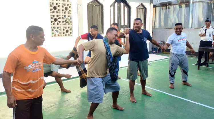 Semarak HBP ke-62 di Lapas Wahai,Tawa dan Kekompakan Warnai Lomba Estafet Sarung