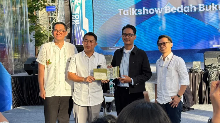 Talkshow Bedah Buku di Pattimura Park Diserbu Peserta