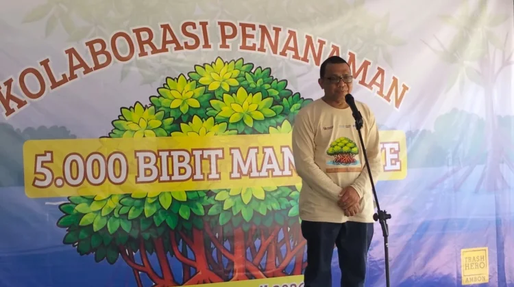 Lestarikan Pesisir Tulehu, Pemkab Malteng Apresiasi Aksi Tanam 5.000 Mangrove
