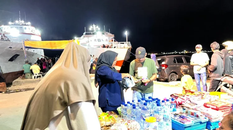 Perjuangan Pedagang Kecil Pelabuhan Slamet Riyadi di Tengah Fluktuasi Ekonomi