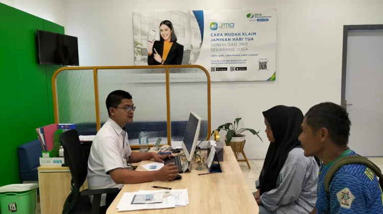 BPJS Ketenagakerjaan Masohi Terapkan Sistem Antrean Online Lapak Asik