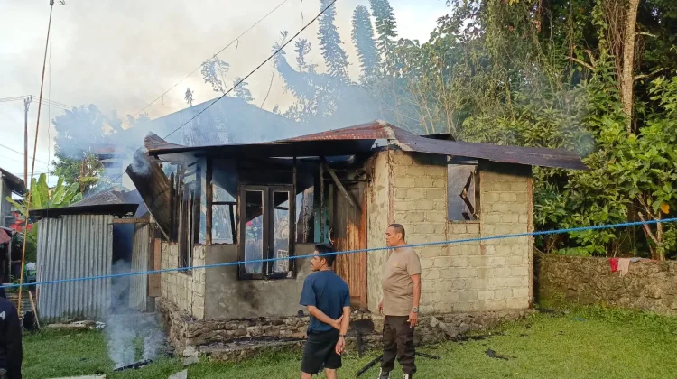 Kebakaran Lumat Sebuah Rumah, Tidak Ada Korban Jiwa