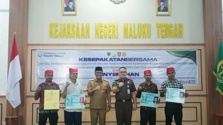 Bupati Zulkarnain: KTP Warga Naulu Adalah Kunci Akses Kesehatan dan Pendidikan