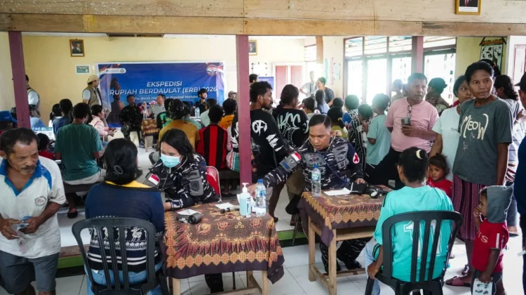 Layanan Kesehatan Gratis Warnai Ekspedisi Rupiah Berdaulat di Pulau Teor-SBT