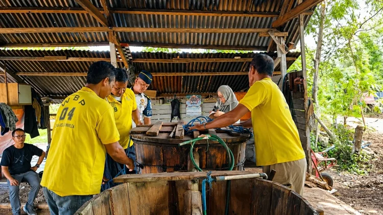 Produk Minyak Kayu  Putih 86 Lapas  Namlea Jadi Daya Tarik