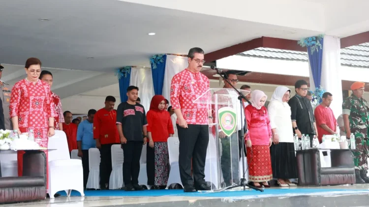 Gubernur Maluku Pimpin Upacara Hardiknas 2026, Luncurkan Program Polisi Mengajar