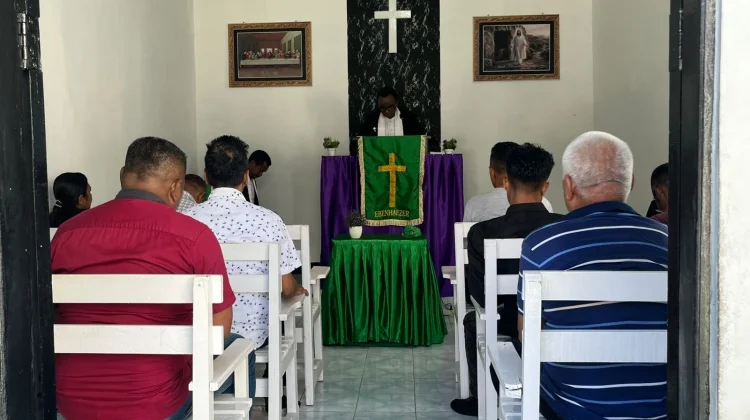 Warga Binaan Lapas Wahai Ikuti Ibadah Minggu, Perkuat Iman dan Karakter