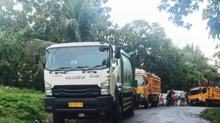 Gaji Belum Dibayar, Petugas Kebersihan di Ambon Mogok Kerja