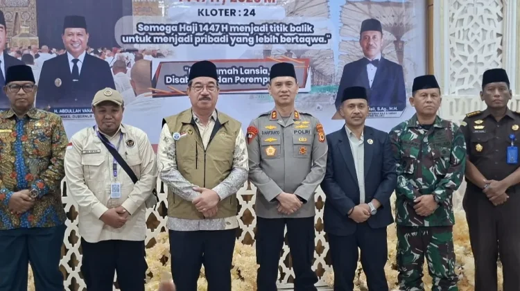 Gubernur Maluku Lepas 393 Jemaah Calon Haji Kloter 24 ke Tanah Suci