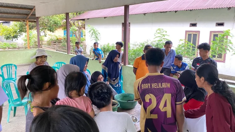 Mahasiswa KKN Unpatti Kembangkan Potensi UMKM Desa Latu