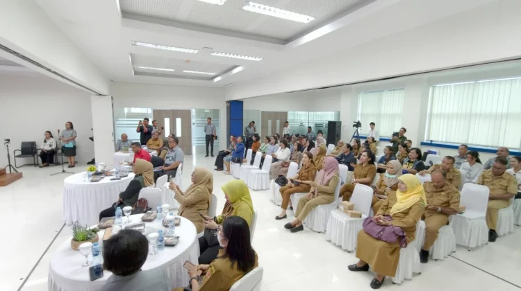 Gandeng Dekranasda, Kemenkum Maluku Sosialisasi Pemanfataan KI & KUHP Baru