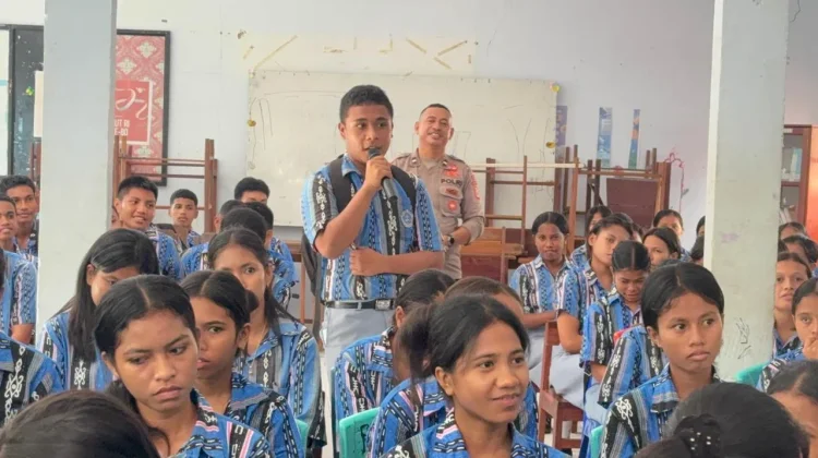 Pelajar SMA Kristen Saumlaki Dibekali Literasi Hukum dan Pencegahan Bullying