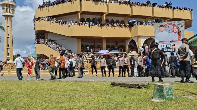 Pulang Kampung, Ribuan Perantau Jejali Masjid Baiturrahman Siri Sori Islam