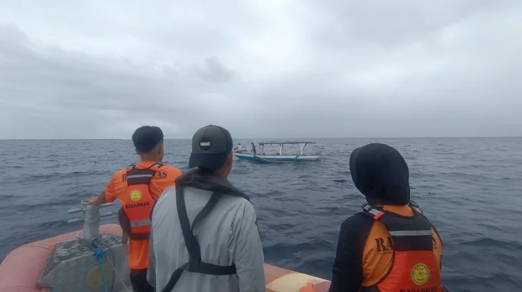 Alami Mati Mesin, Dua Nelayan Berhasil Dievakuasi