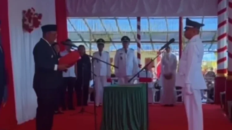 Bupati Malteng Resmi Lantik Raja Negeri Siri Sori Islam