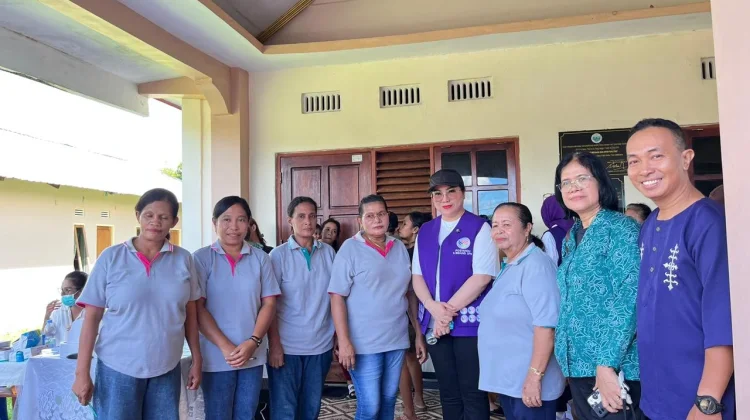 Mama Parenting Kota Ambon Kunjungi Posyandu Siklus Hidup Asoka Negeri Passo
